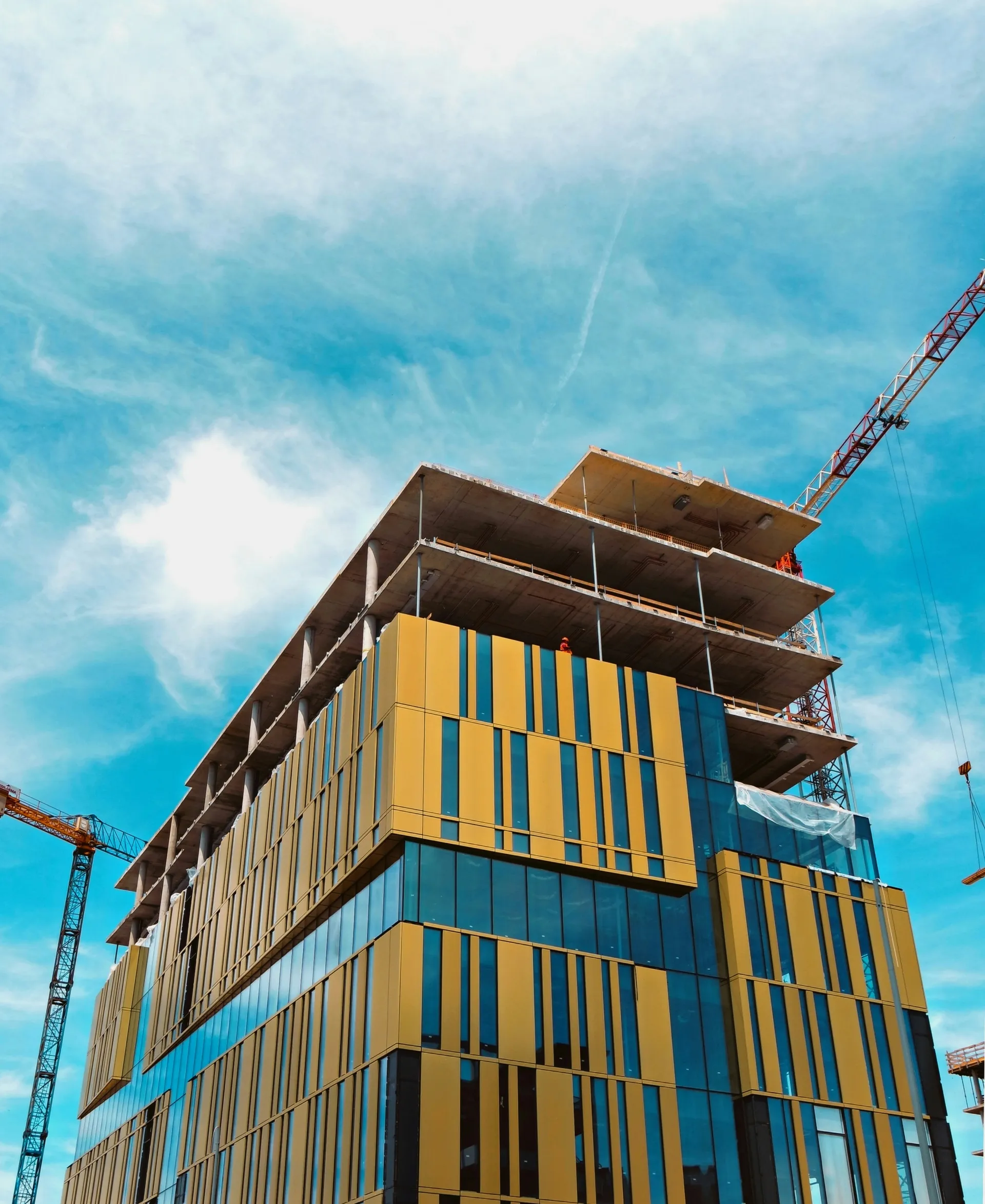 Immeuble en construction, façades bardage resultat